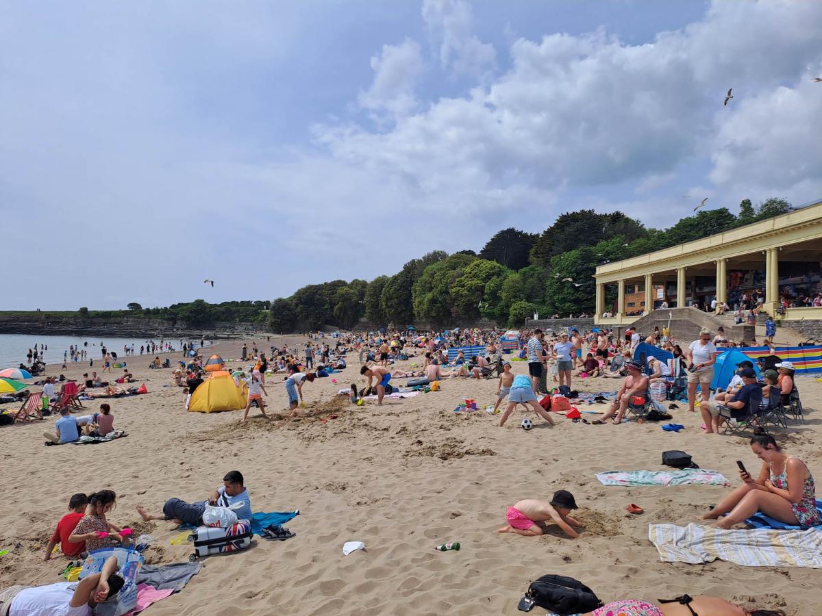 Barry Island in the Heatwave